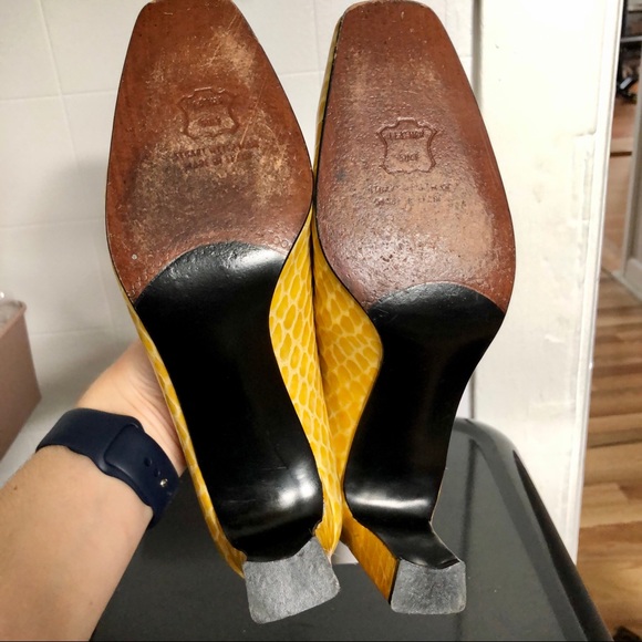 Stuart Weitzman Vintage Pumps Yellow Snakeskin 7.5 - Picture 7 of 7